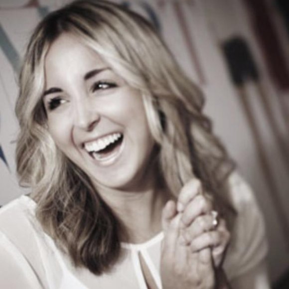 Meet your Posher, Alyssa - Picture 1 of 1